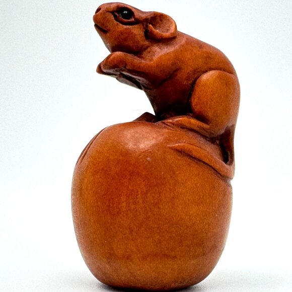 Ojime Bead Netsuke Mouse on Apple Fruit Hand-Carved Boxwood  Signed Figurine - Picture 7 of 8